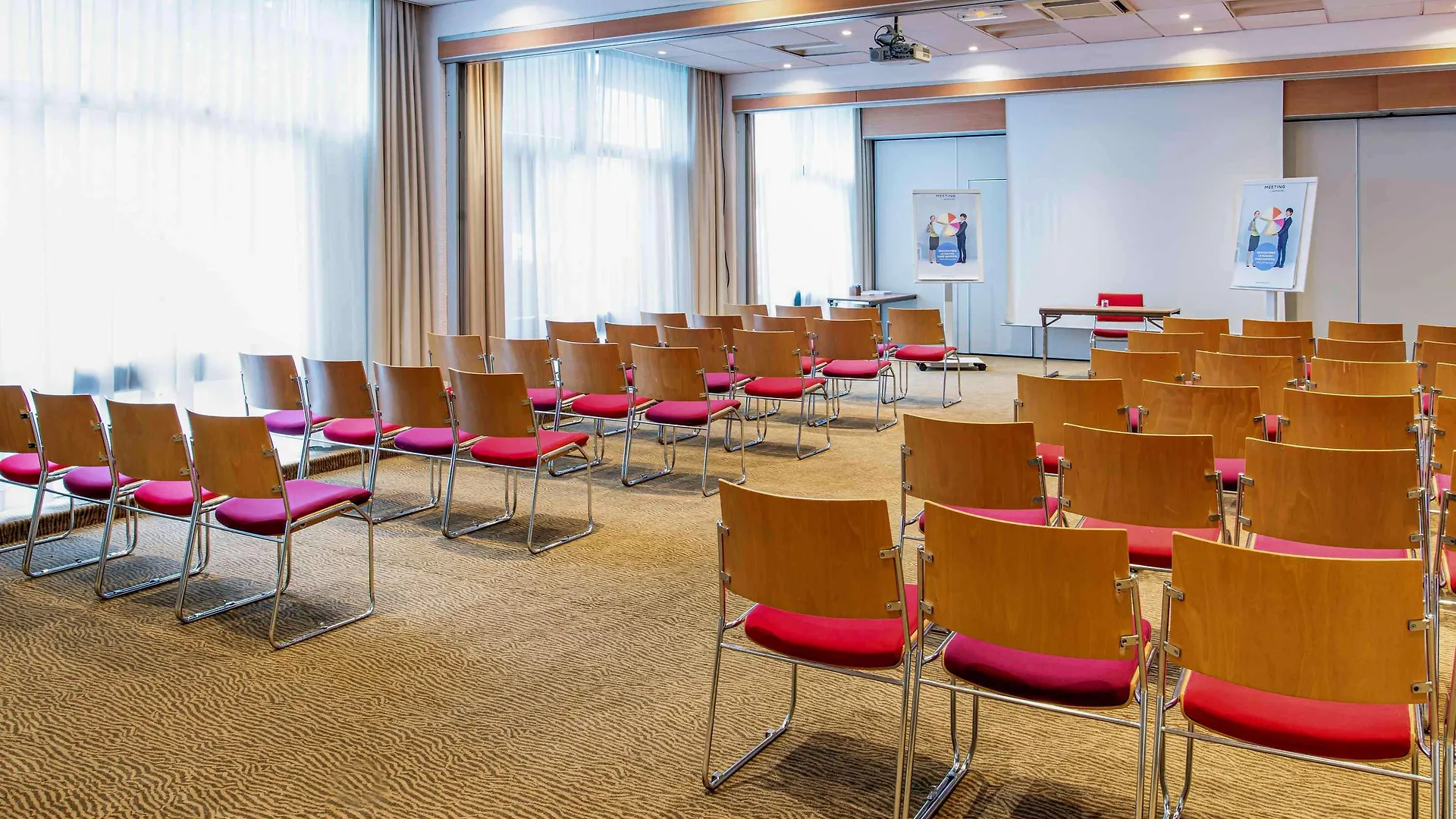 B&B Hotel Lyon Nord 4 Etoiles Дардилли