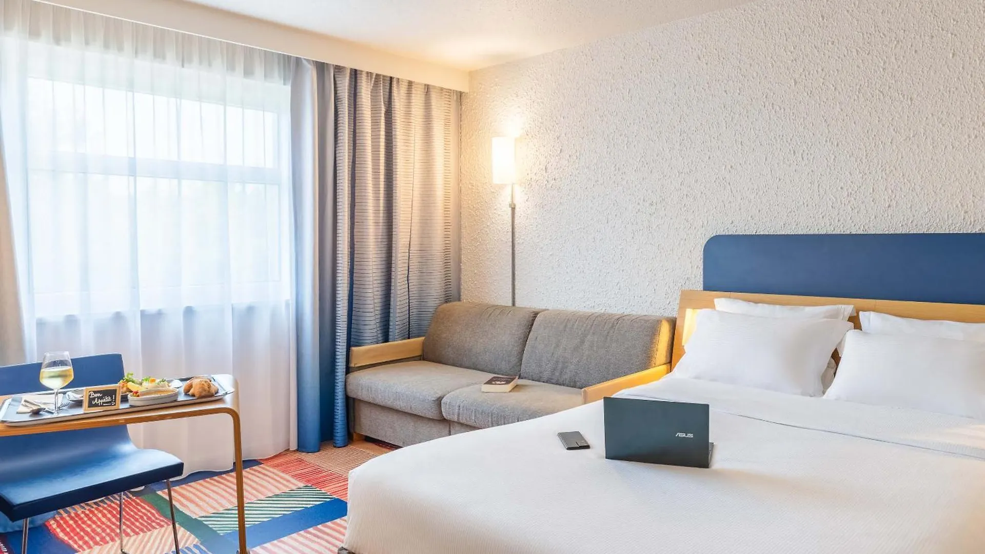 B&B Hotel Lyon Nord 4 Etoiles Дардилли 4*,
