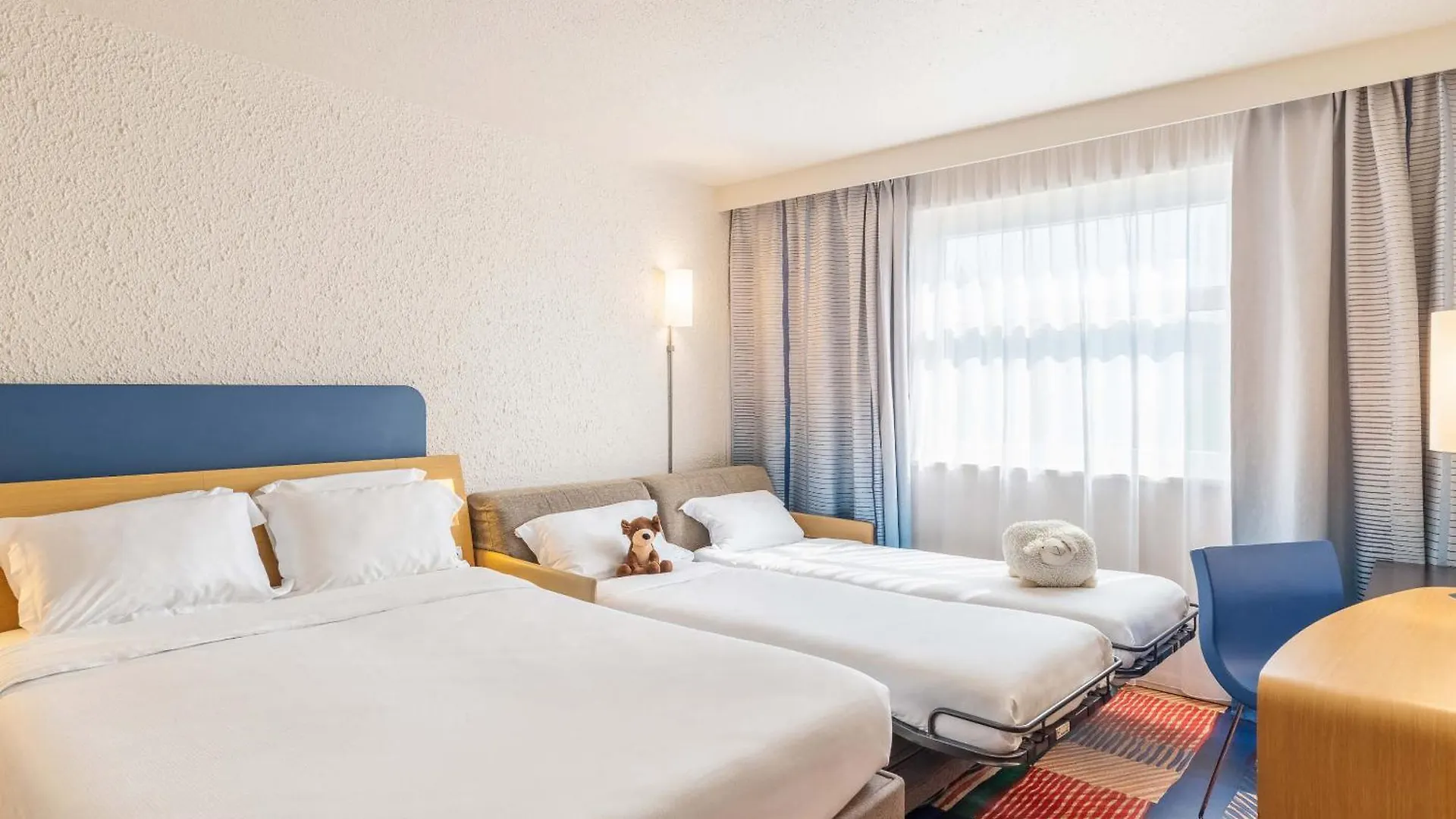 B&B Hotel Lyon Nord 4 Etoiles Дардилли