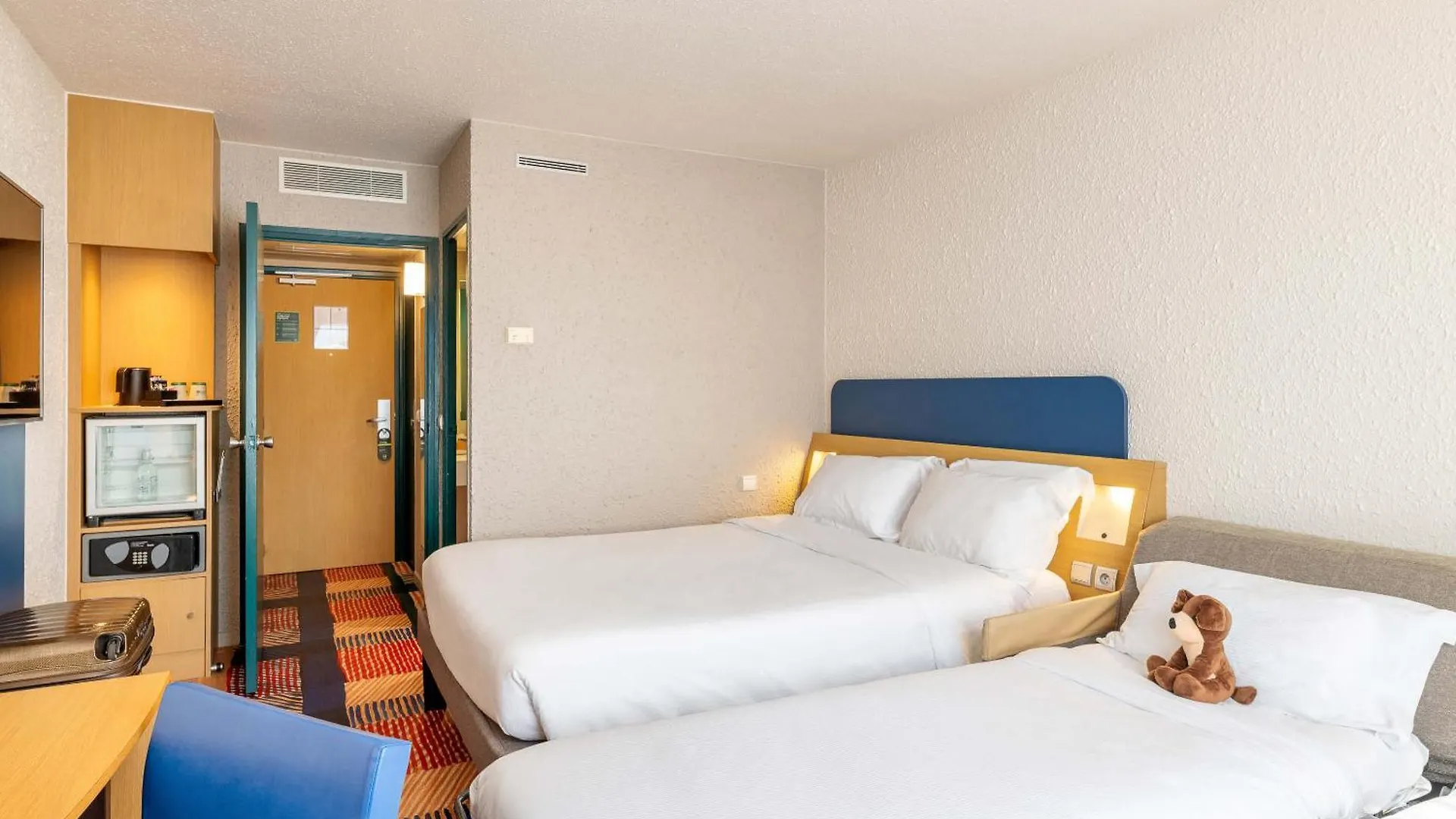 B&B Hotel Lyon Nord 4 Etoiles Дардилли