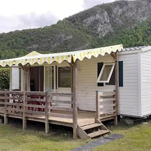Camping Camping Les Champs Fleuris, Duingt