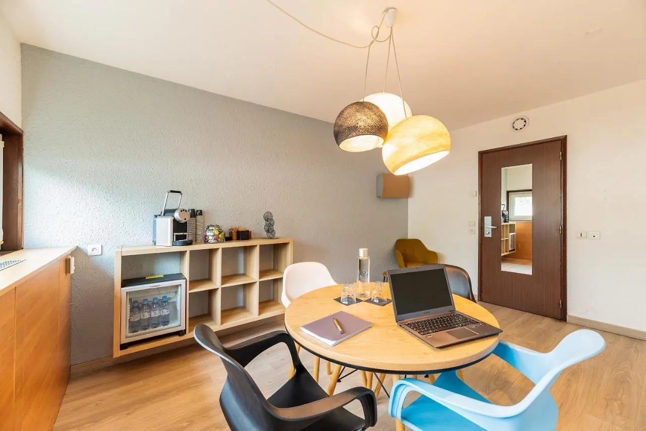 B&B Hotel Lyon Nord 4 Etoiles Dardilly 4*,